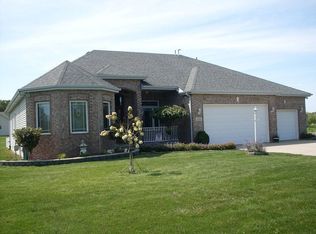 226 Windy Oak Dr, Hebron, IN 46341