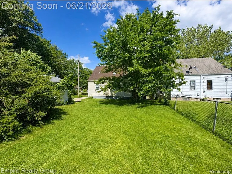 7815 Artesian St — Photo 19