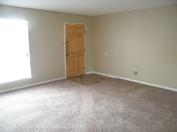 3rd image of 15 Laramie Cv APT C