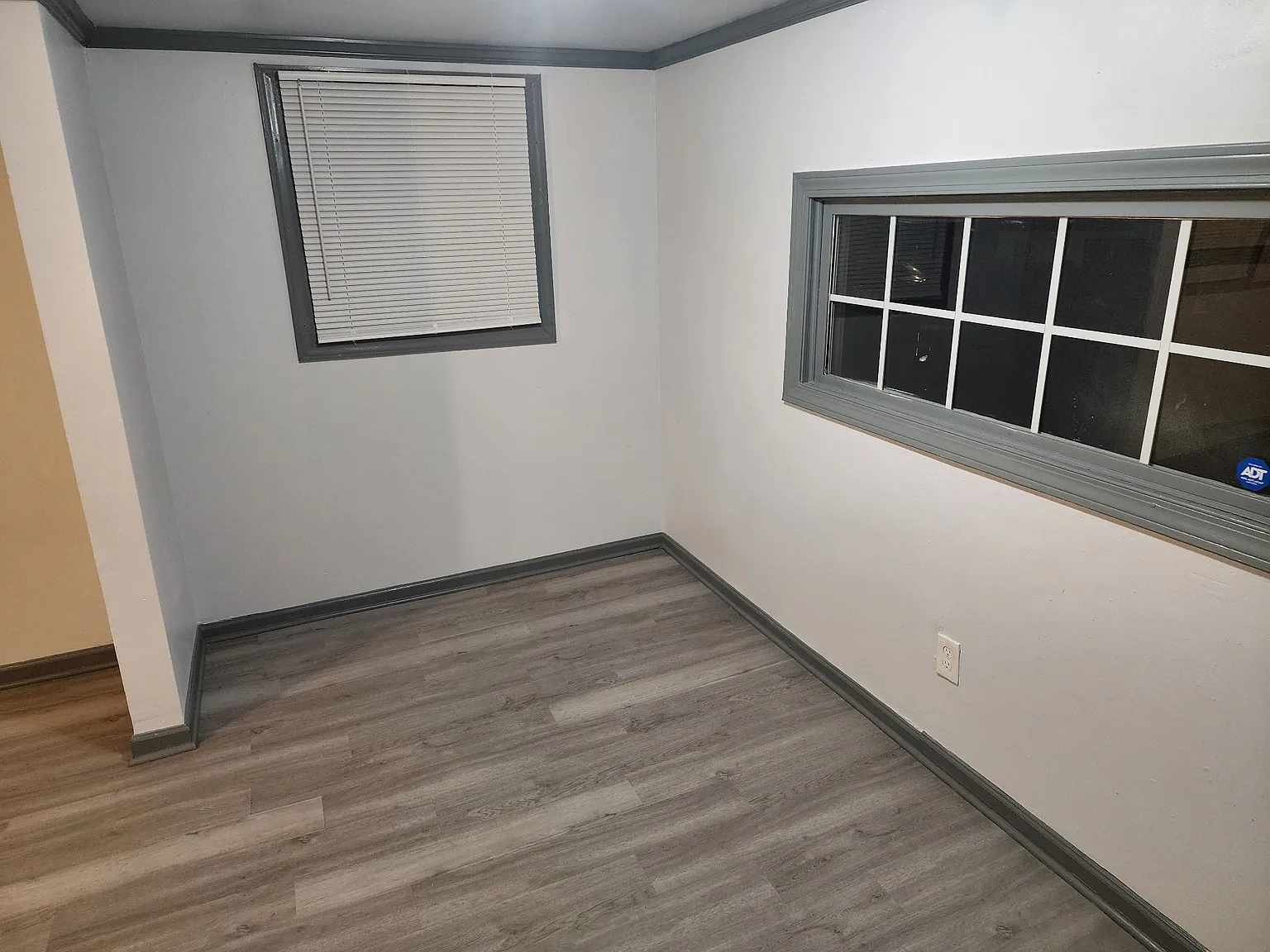 2 bed, 1.0 bath, 878 sqft, $1,655 — Photo 1