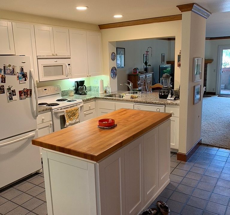 1st image of 8860 Villa La Jolla Dr #1