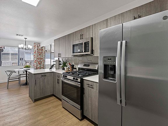 The Townhomes at Horizon Ridge, Henderson, NV, Kitchen