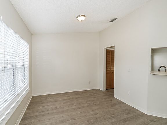 5th image of 10148 Cedar Dune Dr