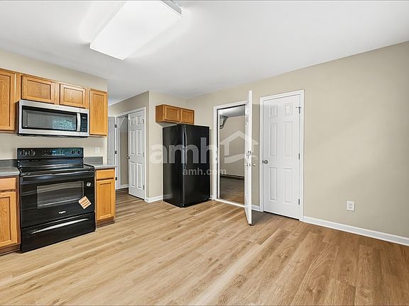 3rd image of 1012 Early Rise St