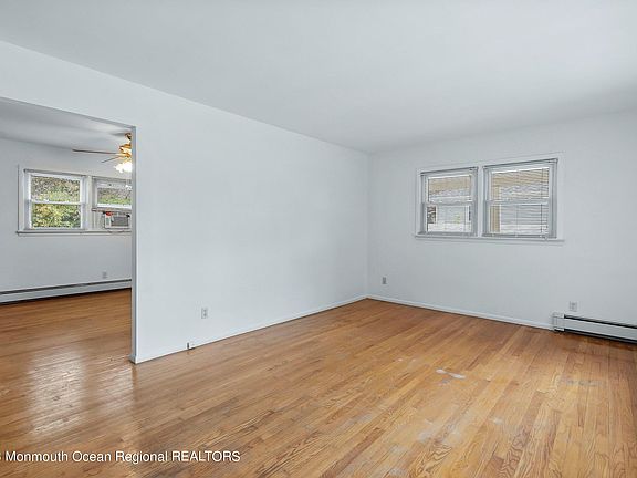 5th image of 309 Halliard Avenue