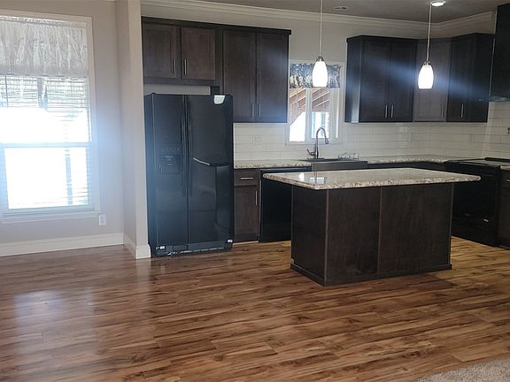 2nd image of 836 Pine Drive