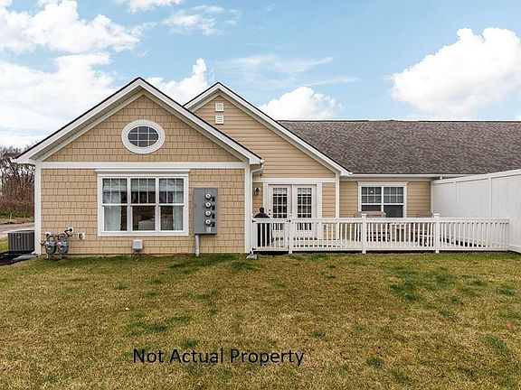 3rd image of 118 Narragansett Dr