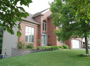 8335 Foxberry Dr, Savage, MN 55378
