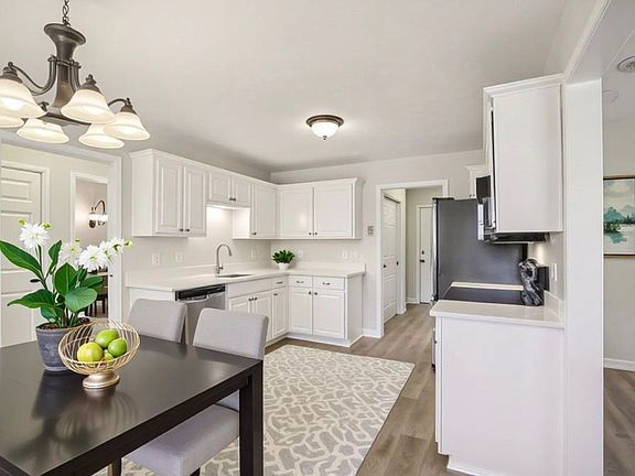 2nd image of 307 Parrish Crst