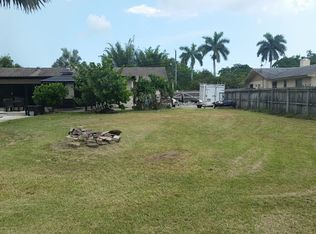 50 Barberton Rd, Lake Worth, FL 33467