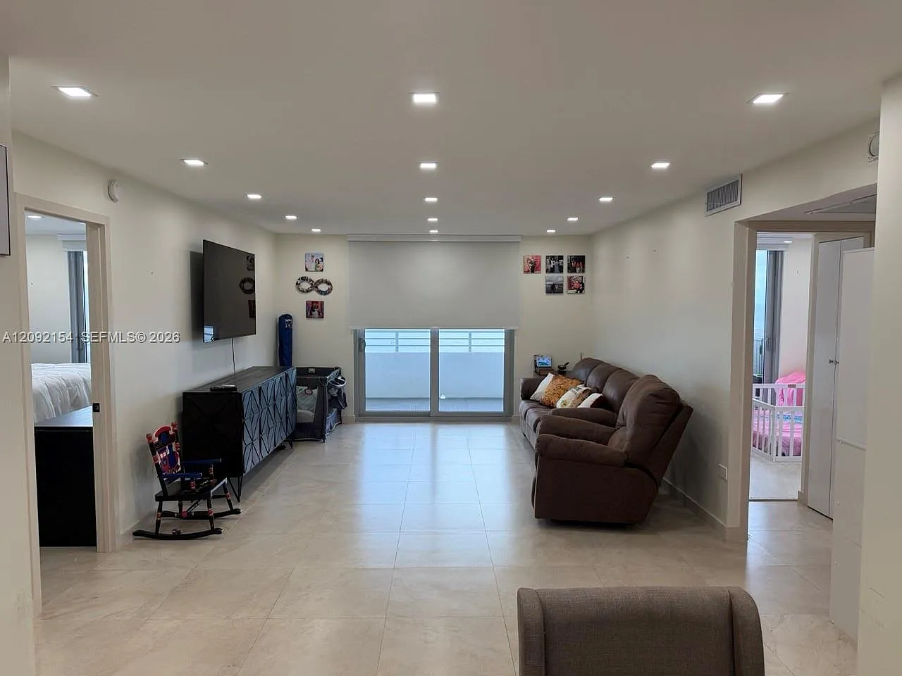 Oceanside Plaza Condo — Photo 2