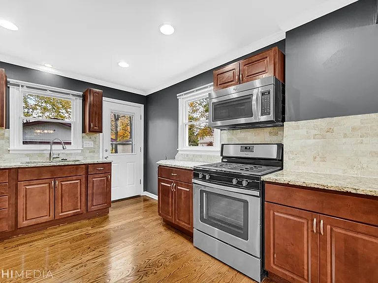 6661 Glenview Dr — Photo 11