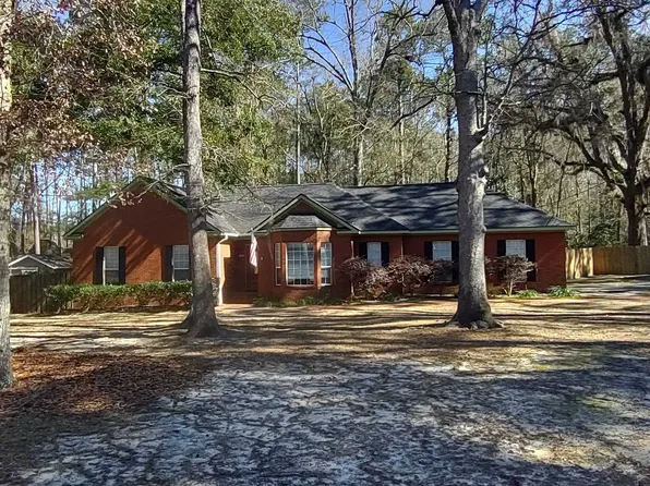 305 Charnie Dr, Thomasville, GA 31792