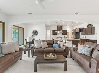 8922 Costa Blanca Dr, Bakersfield, CA 93314
