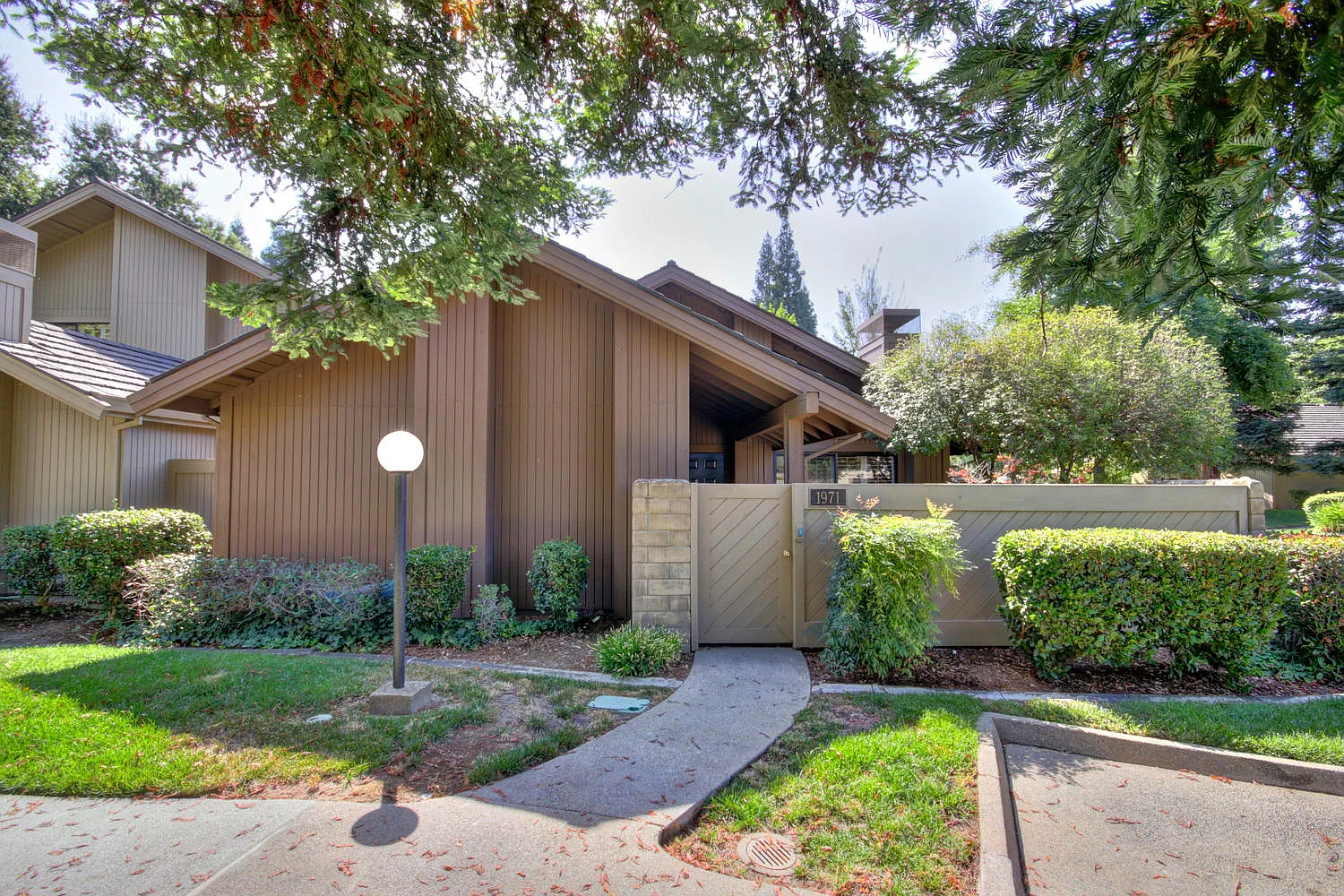 1971 Discovery Village Ln photo 1