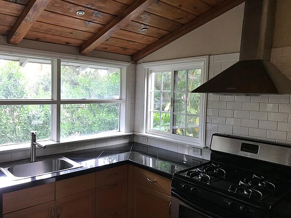 5th image of 466 N Marengo Ave