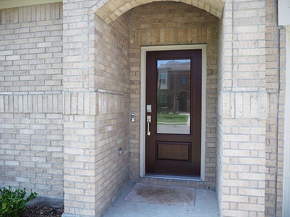 3rd image of 1205 Sassafras Dr