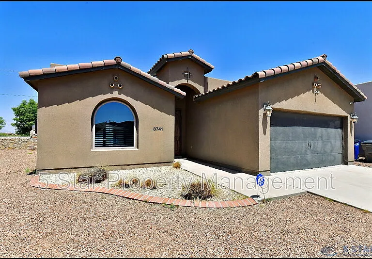 3741 Loma Adriana Dr — Photo 1