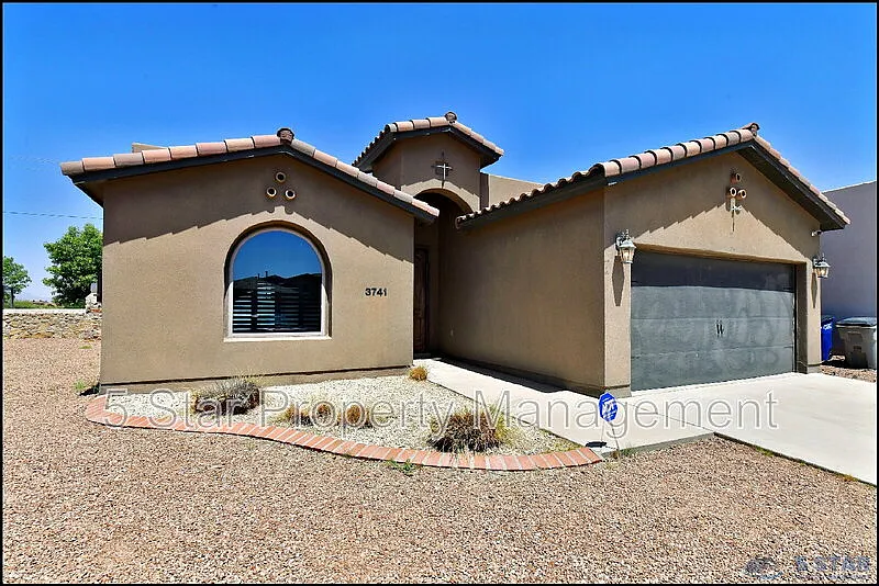 3741 Loma Adriana Dr