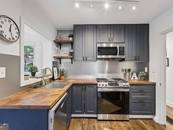 5th image of 2397 Greylock Pl