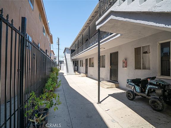 2nd image of 1425 Cedar Ave