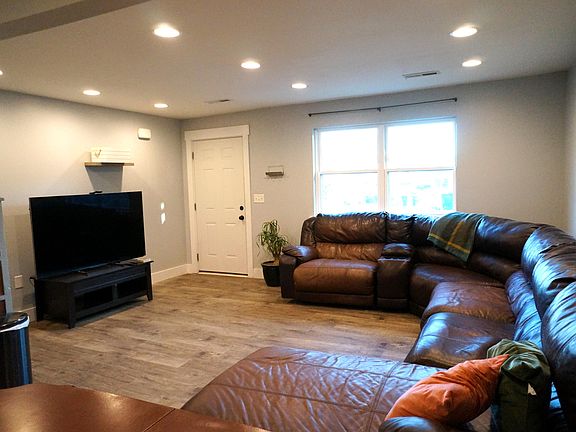 2nd image of 77 Glowmont Ave