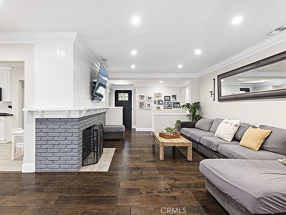 3rd image of 19438 Calvert St