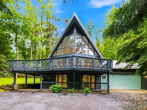 70 Skyline Dr, Hendersonville, NC 28791