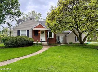 504 Sylvandale Ave, Oregon, OH 43616