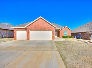 5516 Cheyenne Rd, Warr Acres, OK 73132
