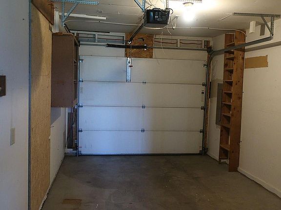 4th image of 115 N Western Ave