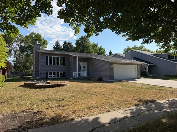 1608 38th Ave S, Fargo, ND 58103