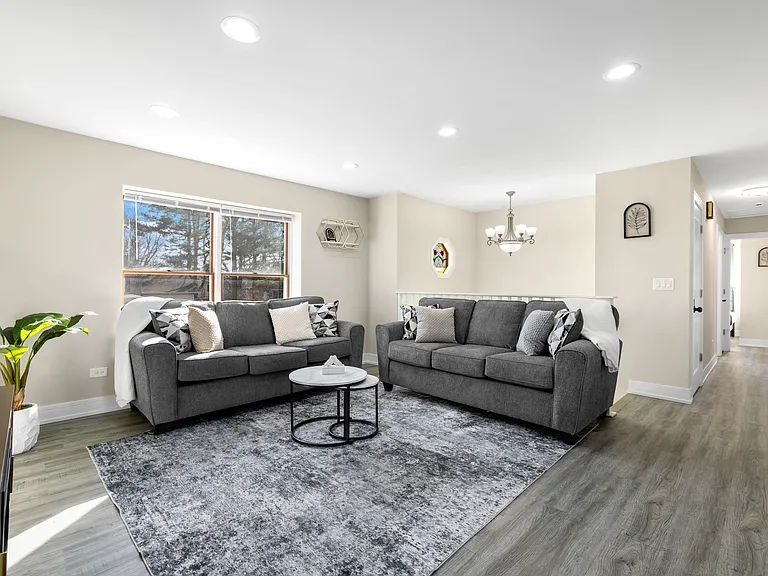 1239 Bunker St — Photo 5
