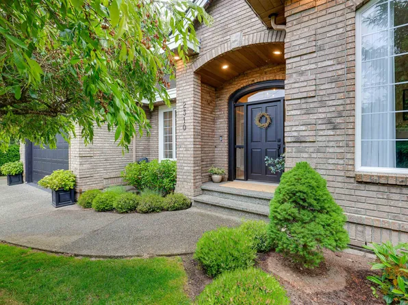 2310 133rd St, Surrey, BC V4A 9T7
