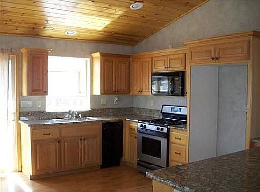3rd image of 2192 7th Ln