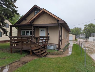 807 8th St NW, Minot, ND, 58703
