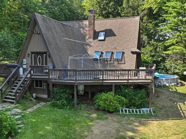 143 River Rd, Chester, MA 01011