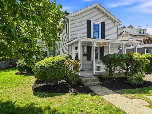 24 Richardson St, Winchester, MA 01890