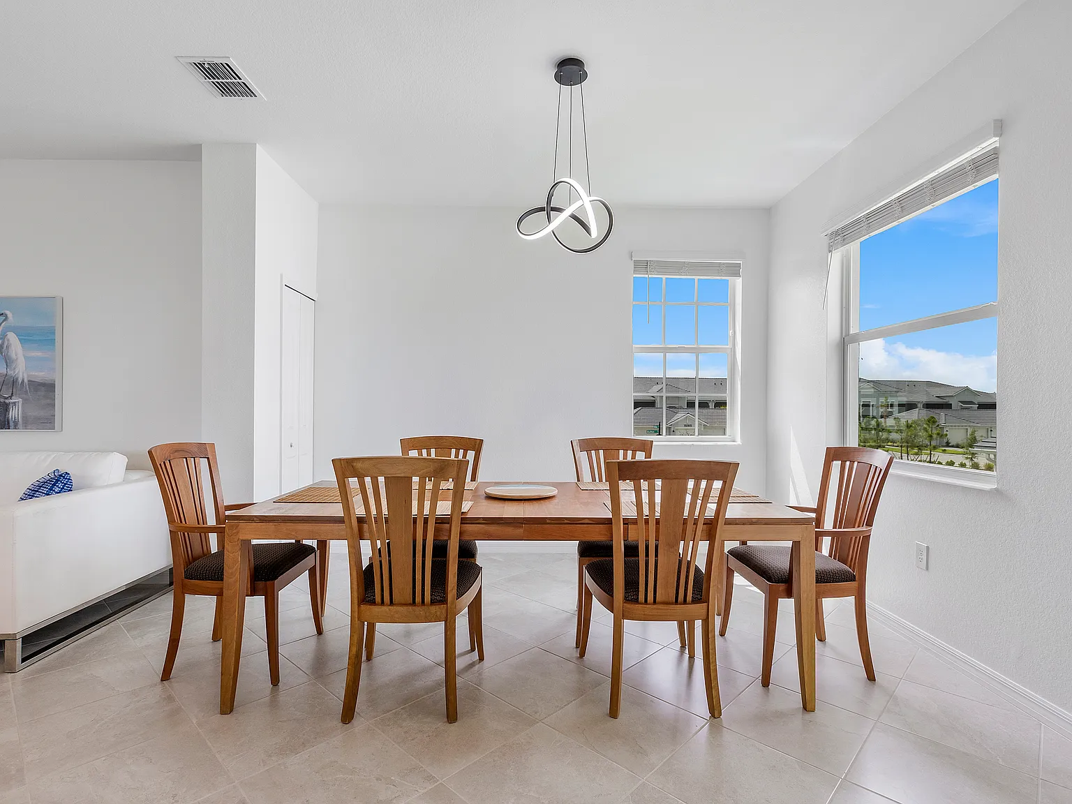 3 bed, 2110 sqft, $5,000 — Photo 4