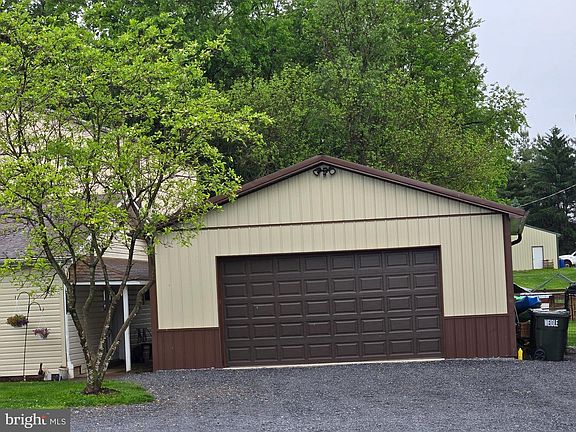 3rd image of 1669 Colebrook Rd