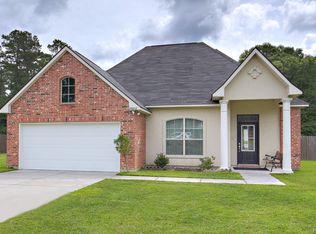 26012 Bronzewood St, Denham Springs, LA 70726