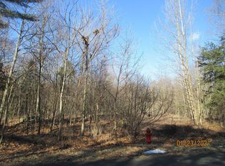 37 Hudson Dr, Hyde Park, NY 12538