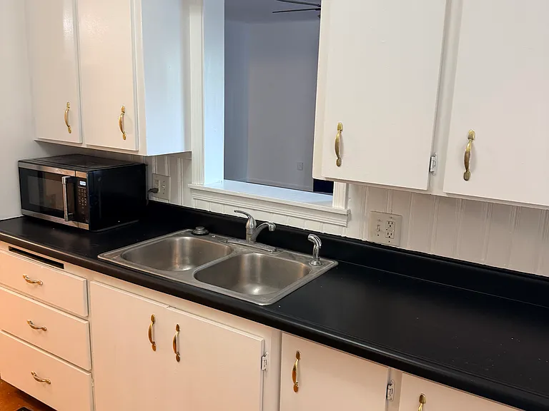 2420 S Newton St — Photo 2