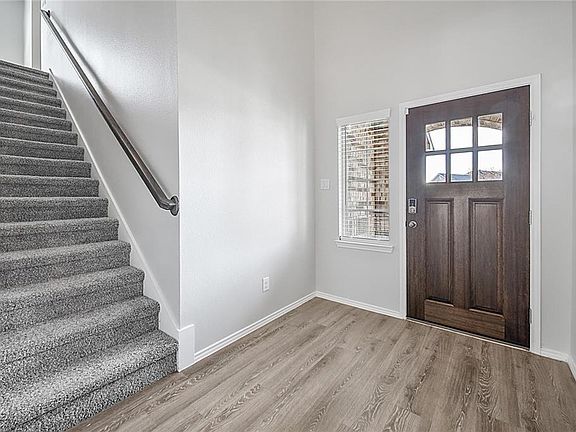 4th image of 9295 Inland Leather Ln