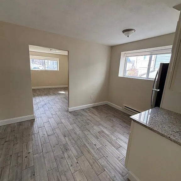 656 Hyde Park Ave — Photo 6
