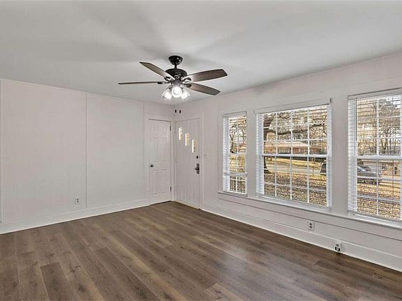 3rd image of 2827 Maple Rd SE