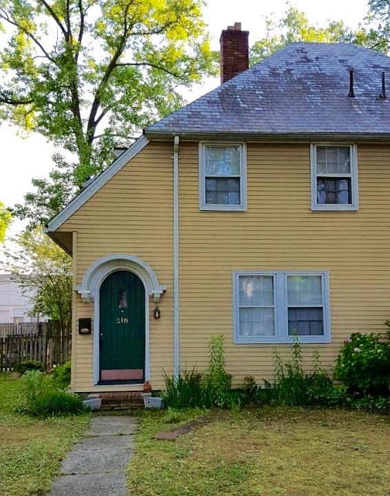1st image of 218 Piez Ave
