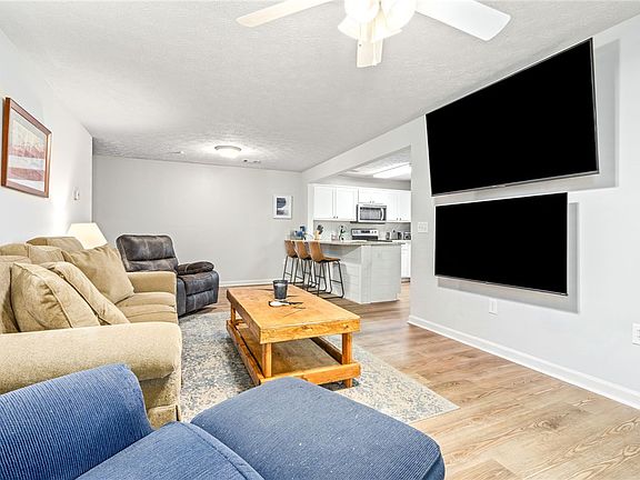 5th image of 730 W Magnolia Ave APT 8-102
