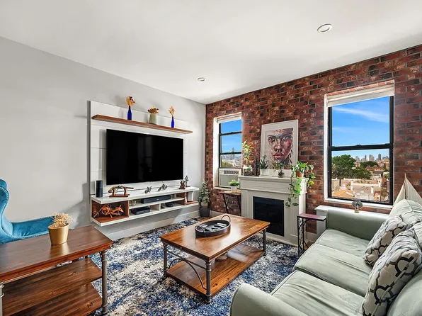 44-14 Newtown Rd APT 5N, Queens, NY 11103