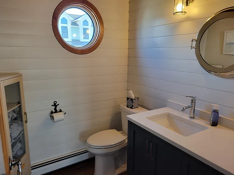 8601 Fulton Ave — Photo 36